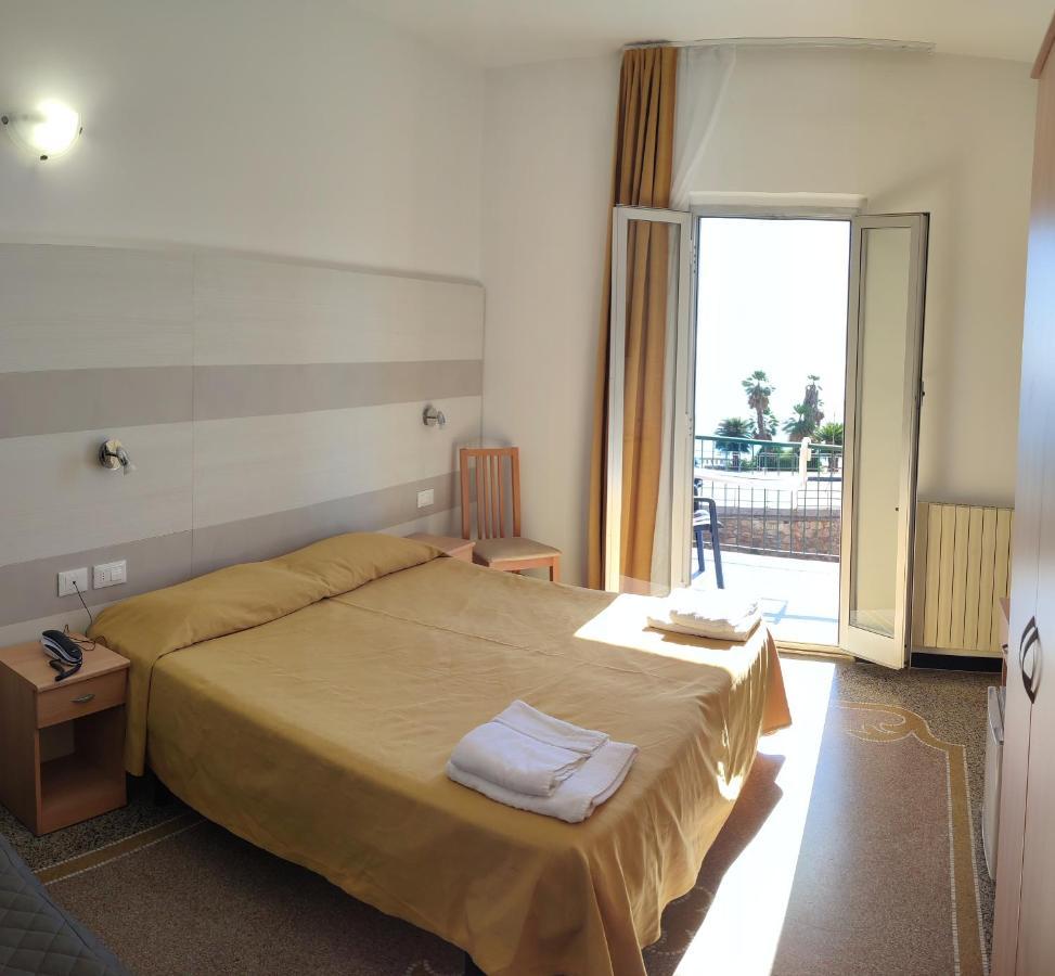 Hotel Villa Costa Челле-Лигуре Экстерьер фото